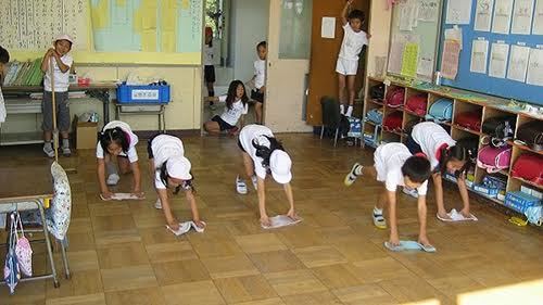 Vì sao trường học Nhật Bản gần như không có lao công?