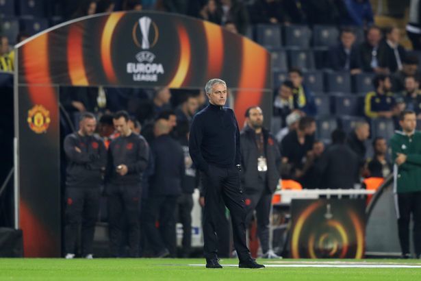 Mourinho tức giận đay nghiến học trò