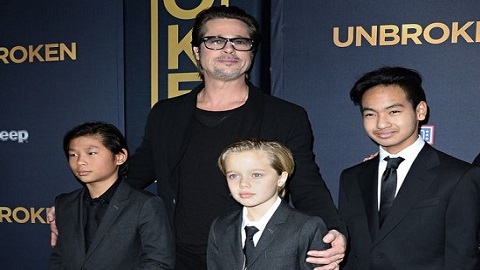 Con nuôi người Việt đòi sống cùng Brad Pitt