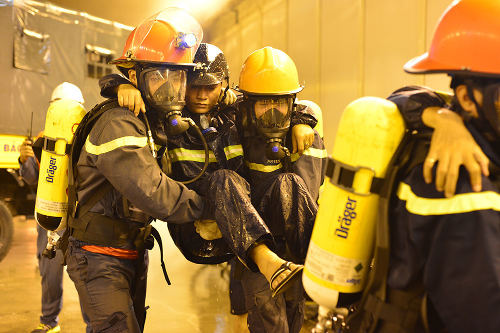 Diễn tập giải cứu 30 người bị mắc kẹt ở hầm Thủ Thiêm