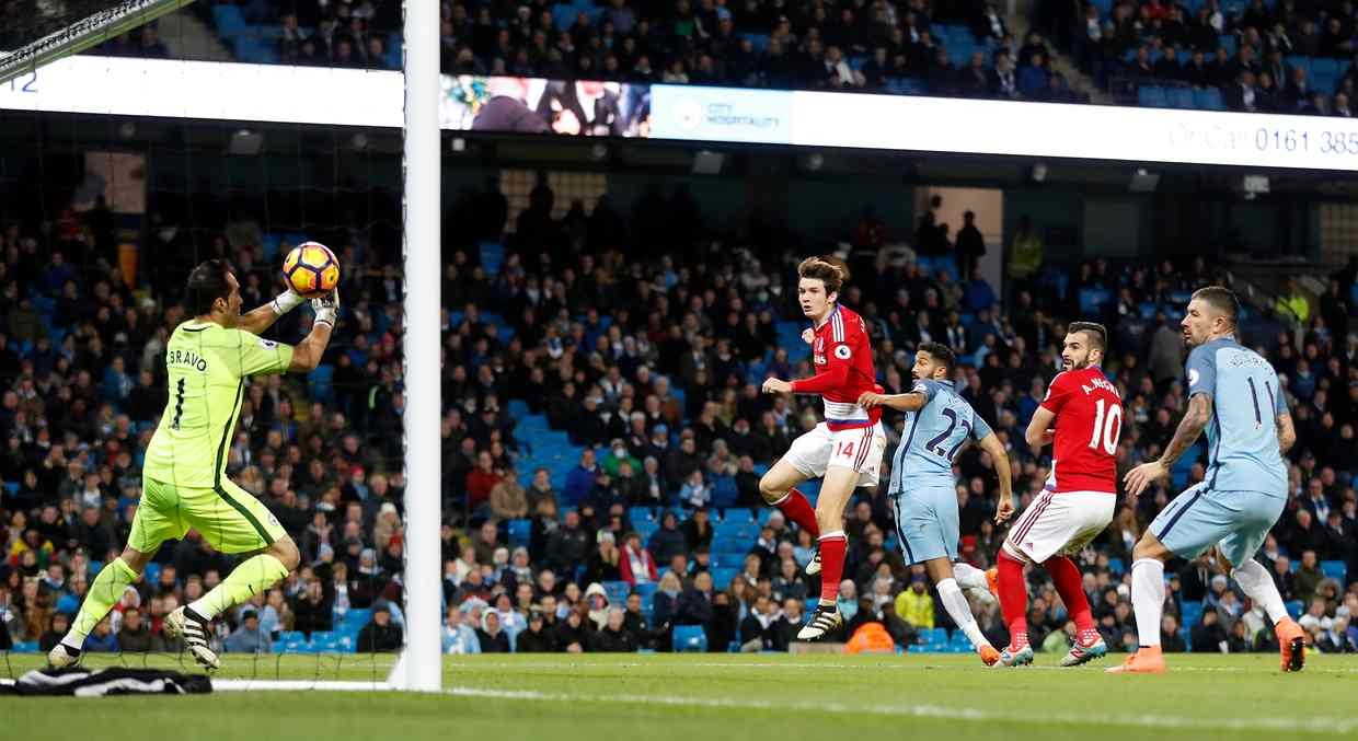 Man City mất ngôi đầu: Chỉ tại ông Barca