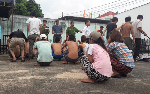 Học viên cai nghiện lại gây náo loạn, hơn 10 người bỏ trốn