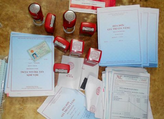Đường dây cán bộ thuế, hải quan tiếp tay chiếm 35 tỷ tiền thuế