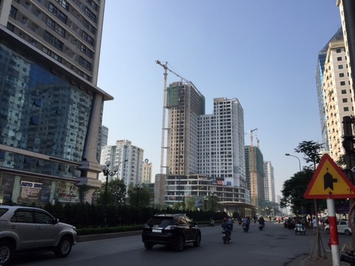Đường Lê Văn Lương: 1 km tải 33 dự án chung cư cao 25-35 tầng