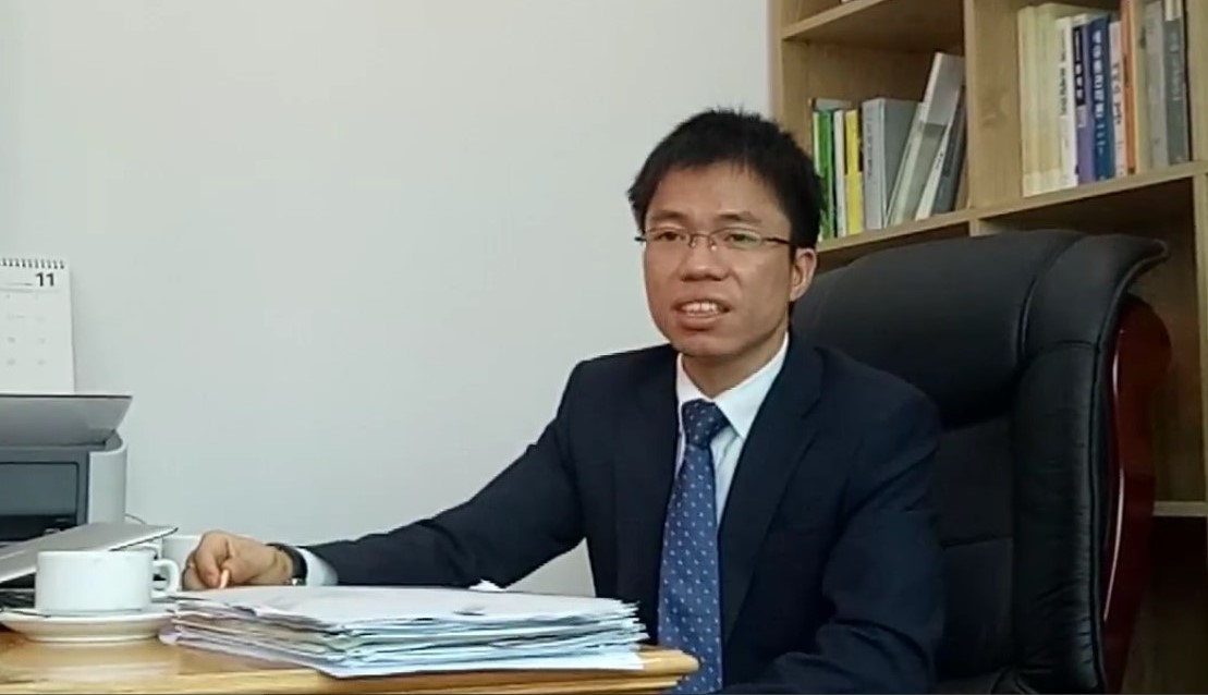 Hiệu trưởng chửi học viên: Chức danh giáo sư đến từ đại học “ma”?