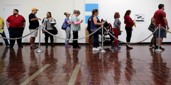 Điều gì nếu hết giờ bầu cử vẫn còn người chờ bỏ phiếu?