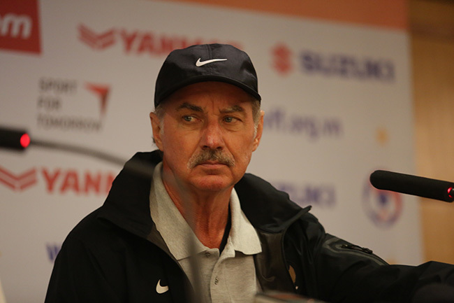 HLV Alfred Riedl: “Hãy chờ kết quả ở AFF Cup 2016”