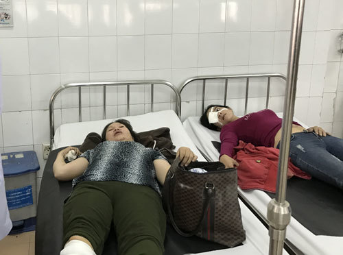 Hai phụ nữ bị cướp đạp ngã trên đường phố Sài Gòn