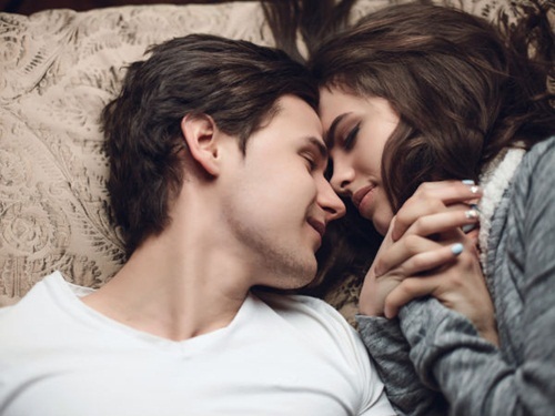 4 lý do các cặp vợ chồng thích 'yêu' về đêm