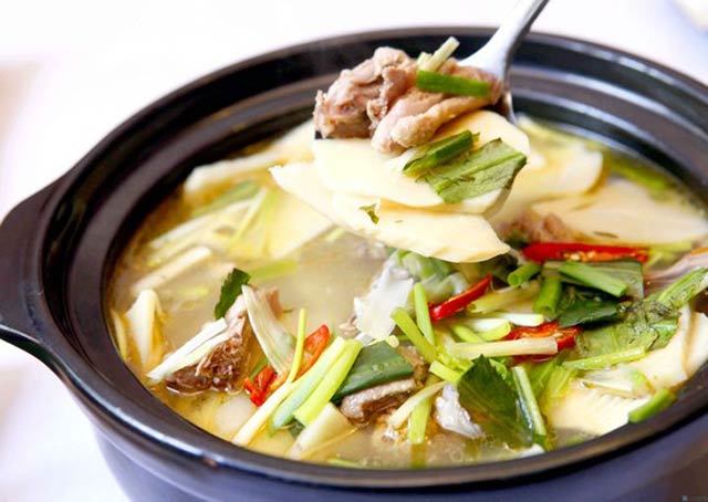 Cách làm canh gà nấu măng