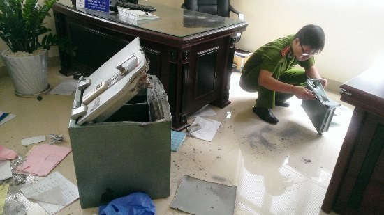 Đại gia trình báo bị mất két sắt chứa tiền, vàng
