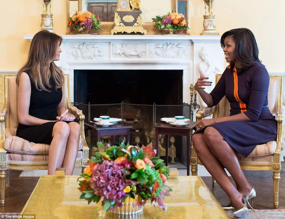 Michelle Obama mời Melania Trump dùng trà