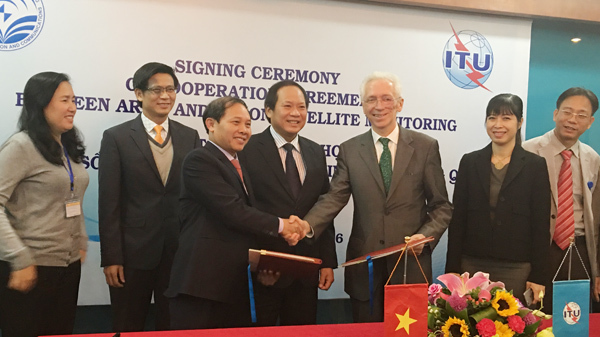 Bộ TT&TT ký thỏa thuận hợp tác kiểm soát vệ tinh với ITU