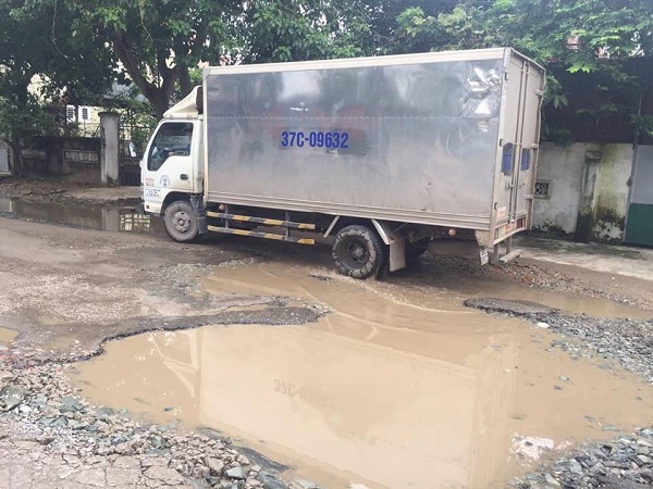 Dân chặn đường