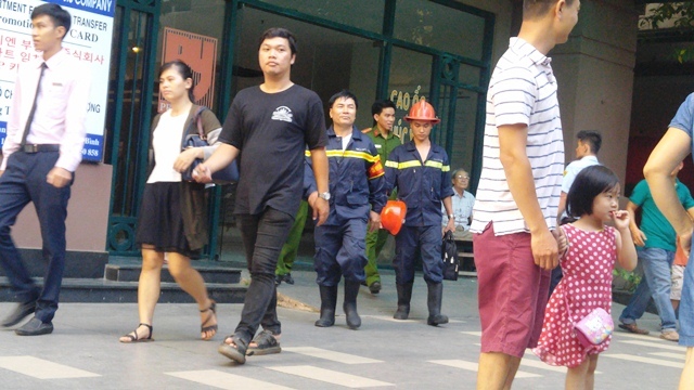 Chung cư hỗn loạn vì cháy nồi cá kho của người nước ngoài