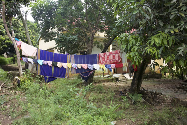 'Làng không chân' chơi vơi giữa trời, giữa đời