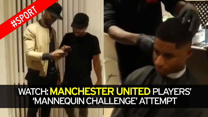 Rashford bắt chước Ronaldo giả làm tượng sáp siêu dị