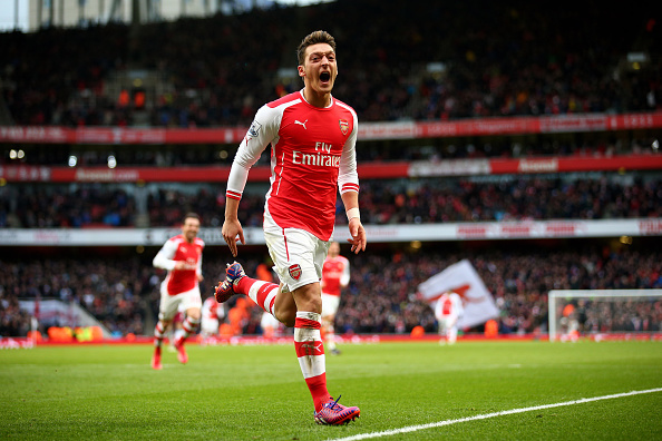 Ozil gật đầu với mức lương cao nhất Arsenal