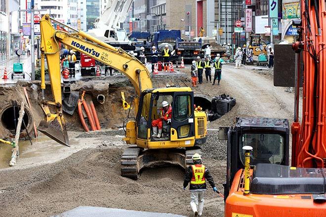 Xem Nhật Bản lấp 'hố tử thần' trong chớp nhoáng