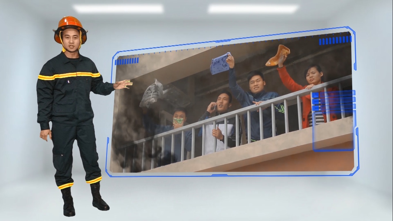 Cúi khom, chạy men tường khi cháy chung cư