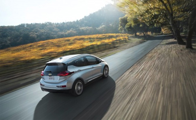 Mỹ: Các loại xe chạy êm phải lắp thiết bị gây tiếng ồn