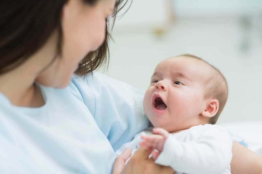 Nam bác sĩ kể chuyện khó tin trong phòng đỡ đẻ