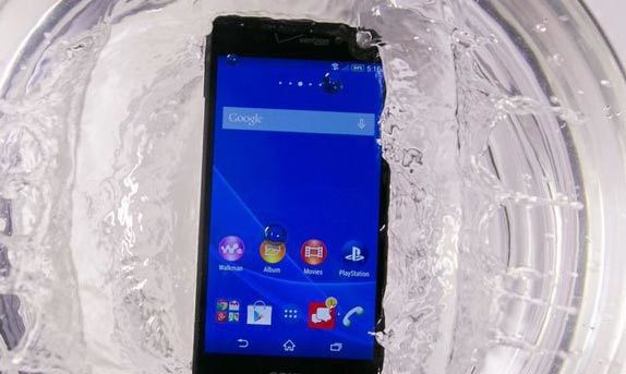 Vì sao hầu hết smartphone Nhật đều có thể chống nước?
