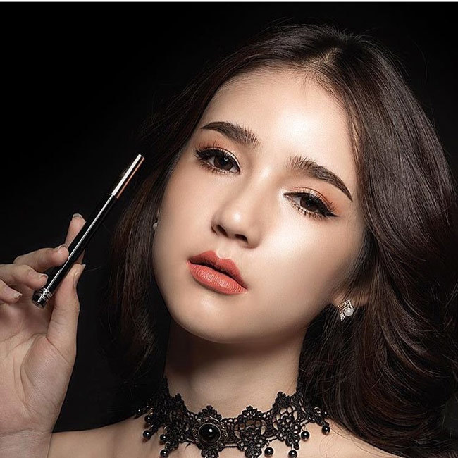 Bí mật 'động trời' của thiên thần đang gây xôn xao dân mạng