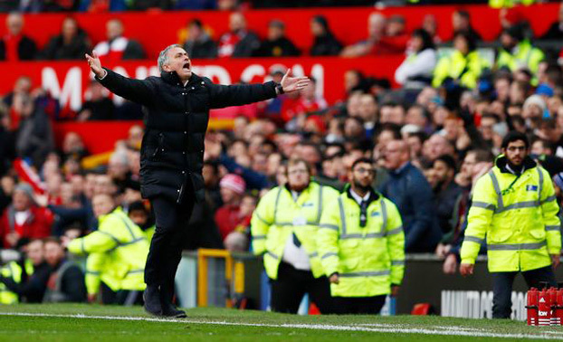 Mourinho than thở: Sao MU 
