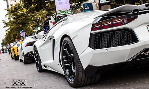 Cường Đô La cùng dàn siêu xe 'đại náo' Sài thành