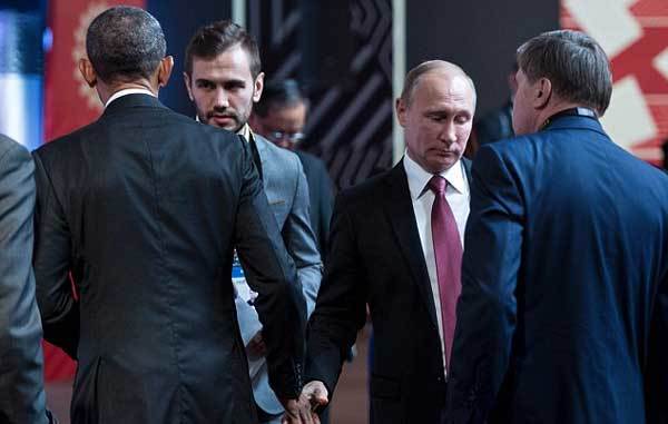 Cái bắt tay lạnh lẽo giữa Putin và Obama
