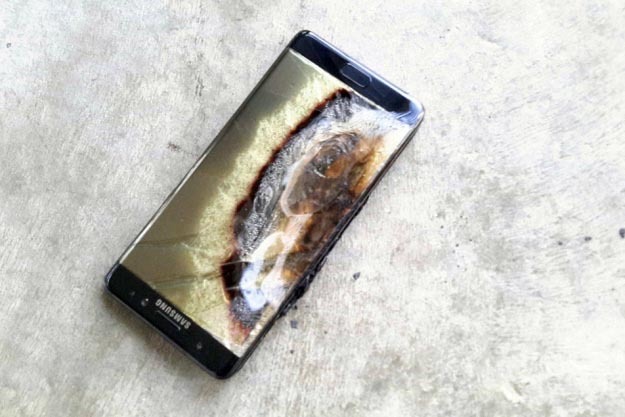 Điện thoại cháy nổ, fan Samsung vẫn mặc kệ