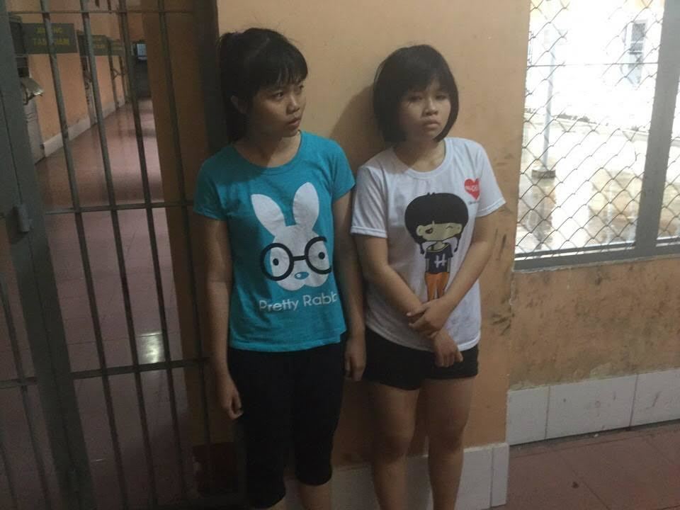 Khởi tố 2 thiếu nữ chém bà bầu, cướp xe ở Sài Gòn