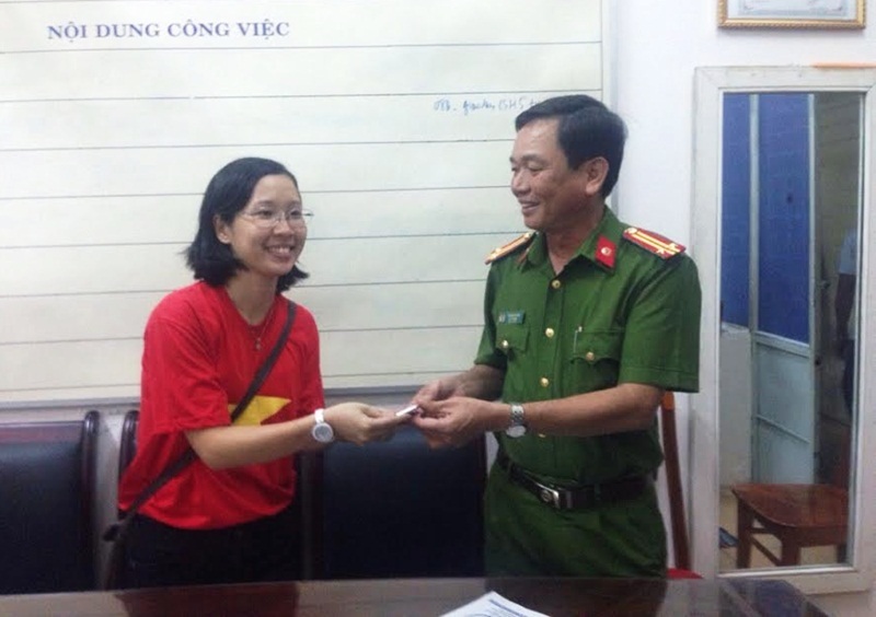 Đà Nẵng: Mải chụp hình trên phố, cô gái bị giật Iphone 6S