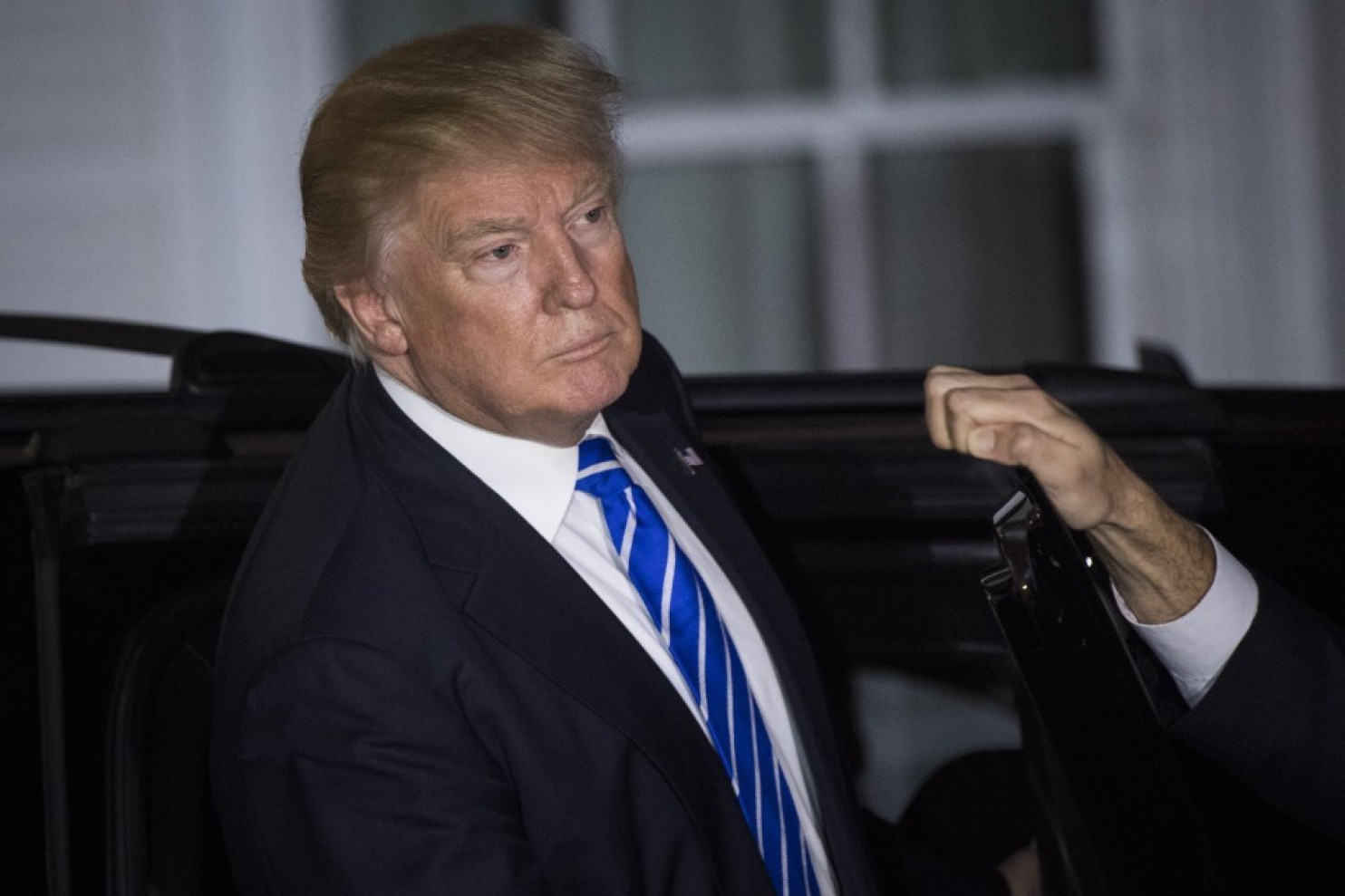 Kịch 'ám sát Trump' gây chấn động