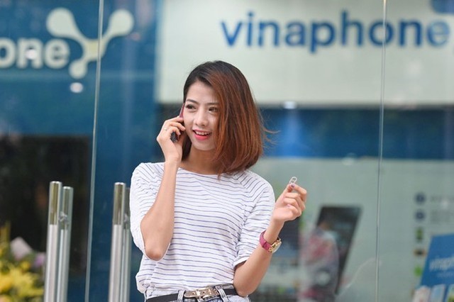 Các nhà mạng từng chạy đua khuyến mại 50-200% ra sao?