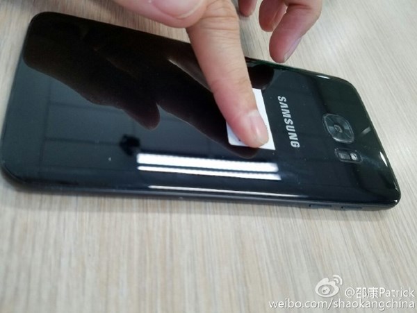 Samsung Galaxy S7 Edge bản đen bóng lộ diện