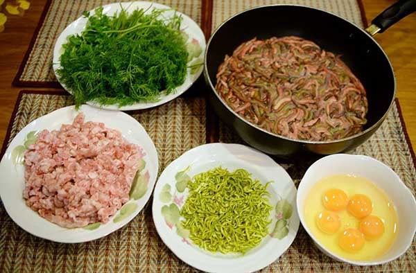 Món ngon từ rươi: Nhìn thất kinh nhưng ăn là nghiền