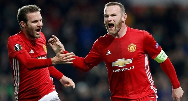 Rooney lập công, MU 