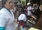 Đi xe máy lên Lào Cai đòi nợ, sản phụ sinh con bên đường