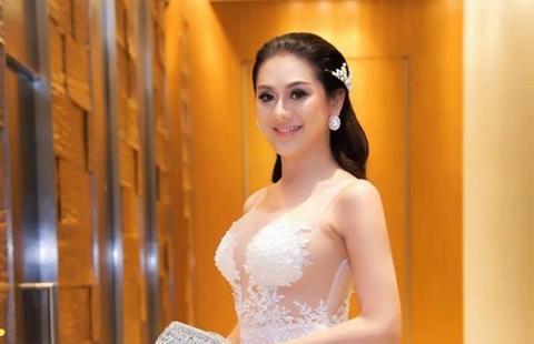Lâm Khánh Chi diện váy xuyên thấu chẳng kém cạnh Huyền My, Hà Hồ