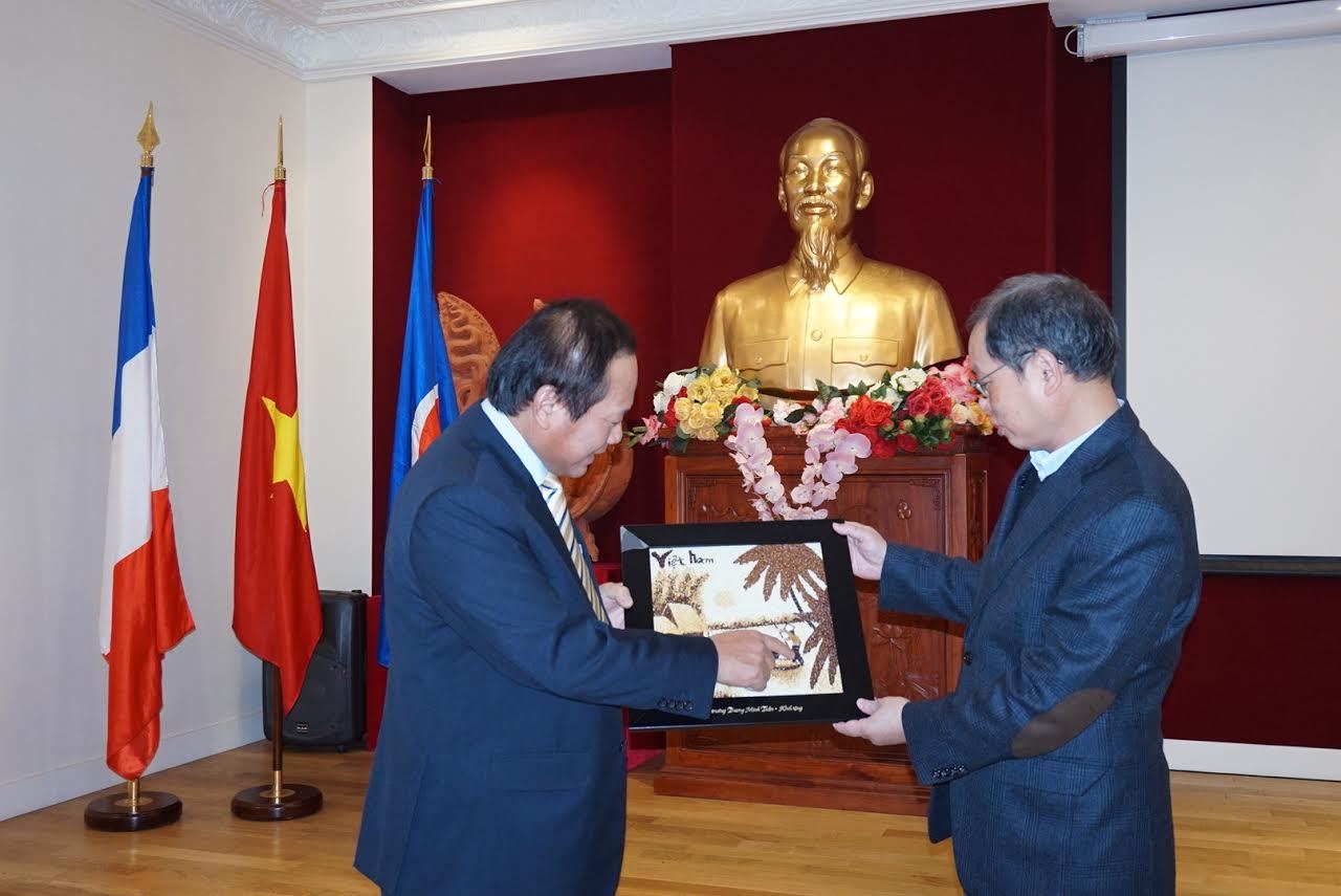 Đại sứ của nước mạnh về công nghệ thông tin