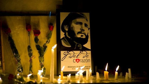 Chủ tịch QH lên đường đi Cuba dự lễ truy điệu ông Fidel Castro