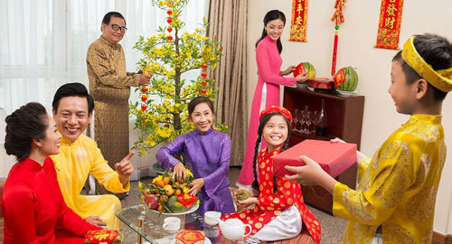 Quà Tết 2017: Chọn sao cho vừa ý, đẹp lòng