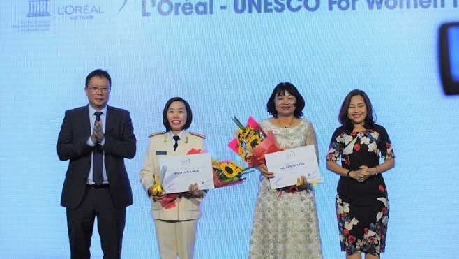 Vinh danh 5 nhà khoa học nữ xuất sắc Việt Nam năm 2016
