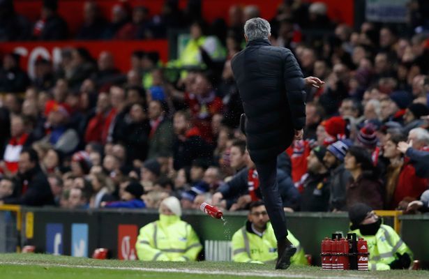 Lãnh đạo MU cảnh cáo thói bốc đồng của Mourinho