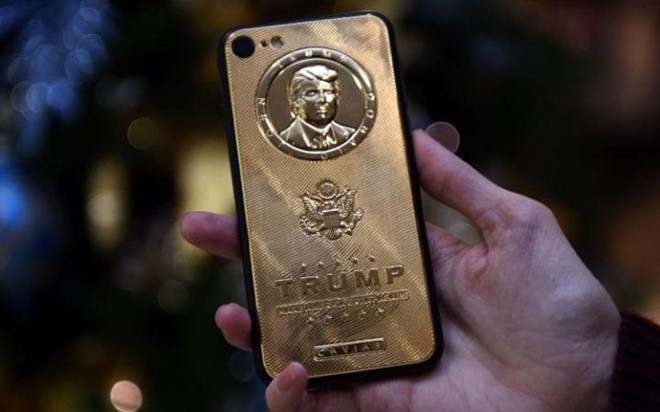 Donald Trump từ chối 'lên đời' smartphone