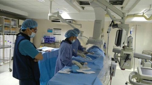 Bệnh nhân 16 tuổi mắc bệnh viêm động mạch Takayasu hiếm gặp