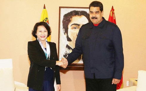 Chủ tịch QH hội kiến Tổng thống Venezuela