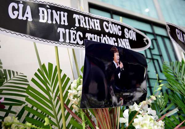 Quang Linh, Cẩm Vân đến sớm tiễn NSƯT Quang Lý